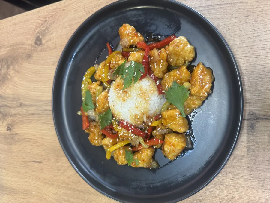 Chicken in sweet and sour sauce