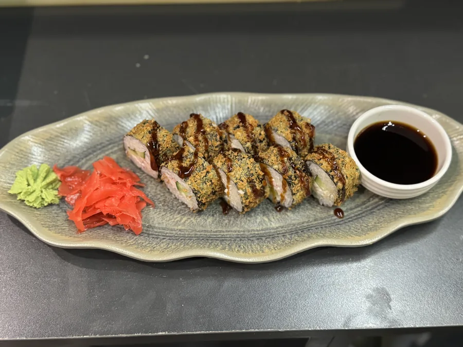 Fried sushi with filling