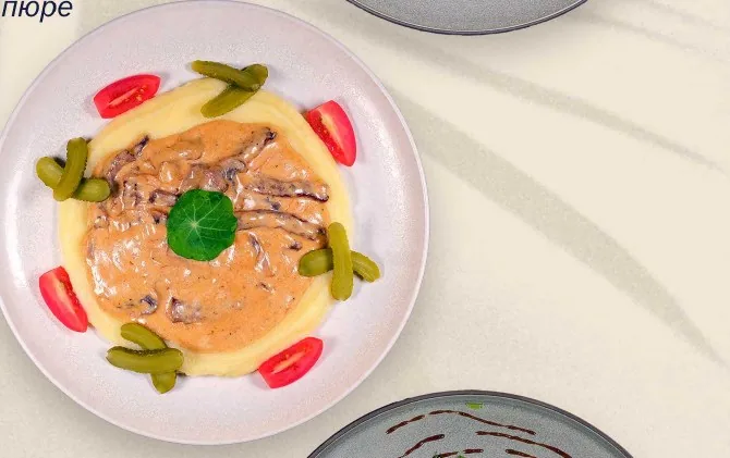 Beef Stroganoff with Mash