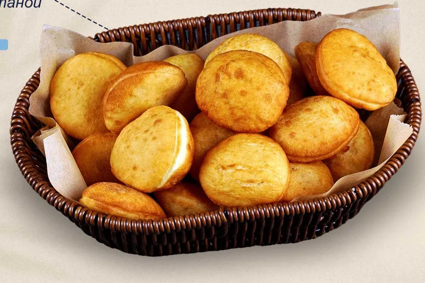 Boorsok with Sour Cream