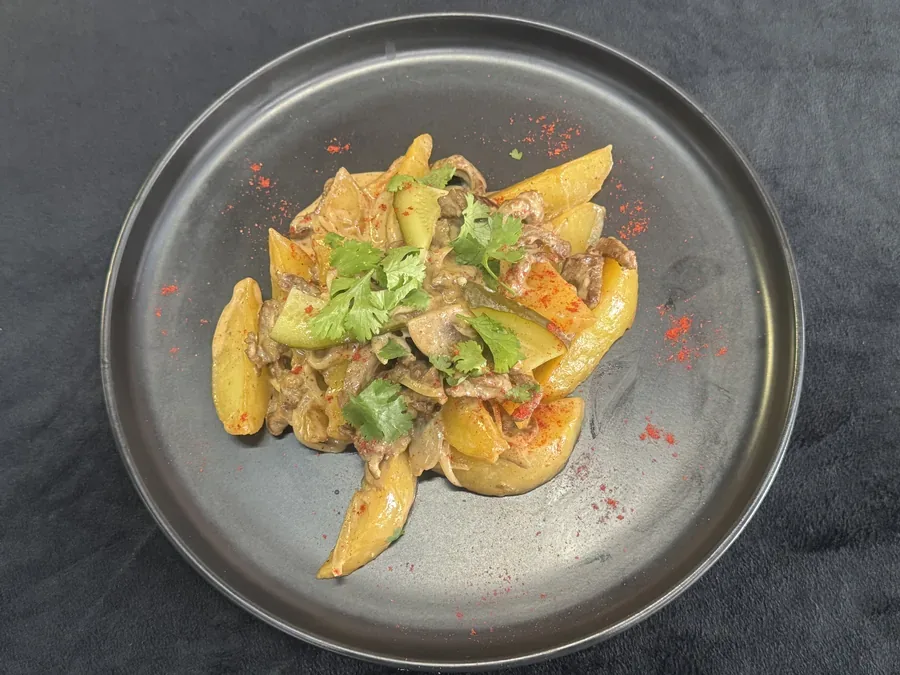 Fettuccine with salmon