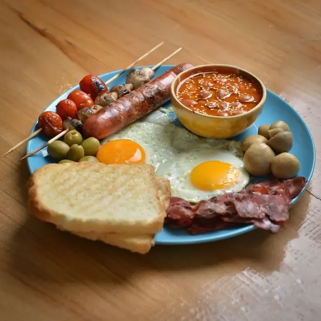 Fried Eggs with Vegetables