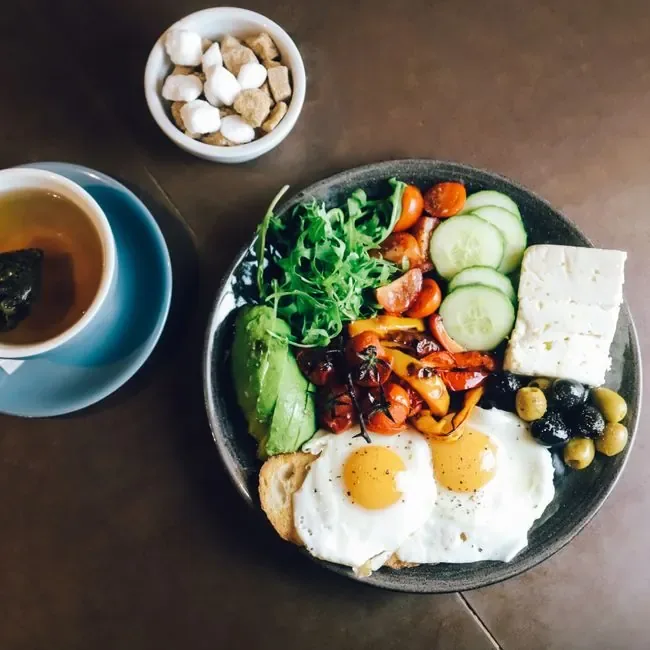 Fried Eggs with Vegetables