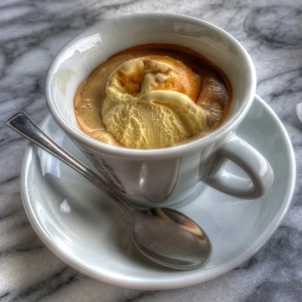 Café Glacé (Coffee with Ice Cream)