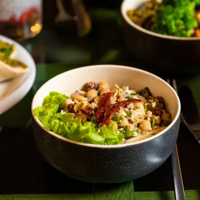 Salad with Chicken and Chickpeas