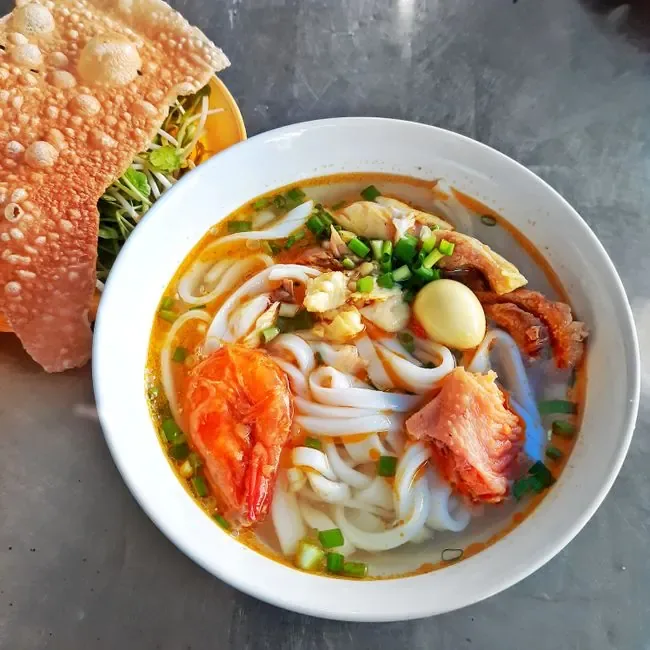 Tom Yam with Shrimp/Salmon