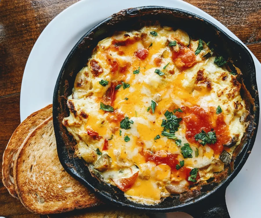 Omelette with Cheese & Tomato